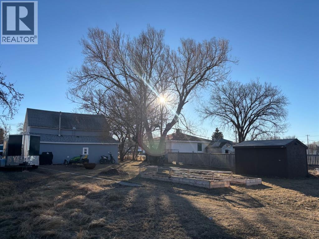 45 Civic Avenue W, Magrath, Alberta  T0K 1J0 - Photo 30 - A2279183