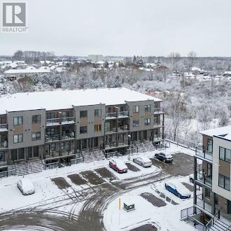 51 - 940 St David Street N, Centre Wellington (Fergus), Ontario  N1M 0L7 - Photo 2 - X12701794