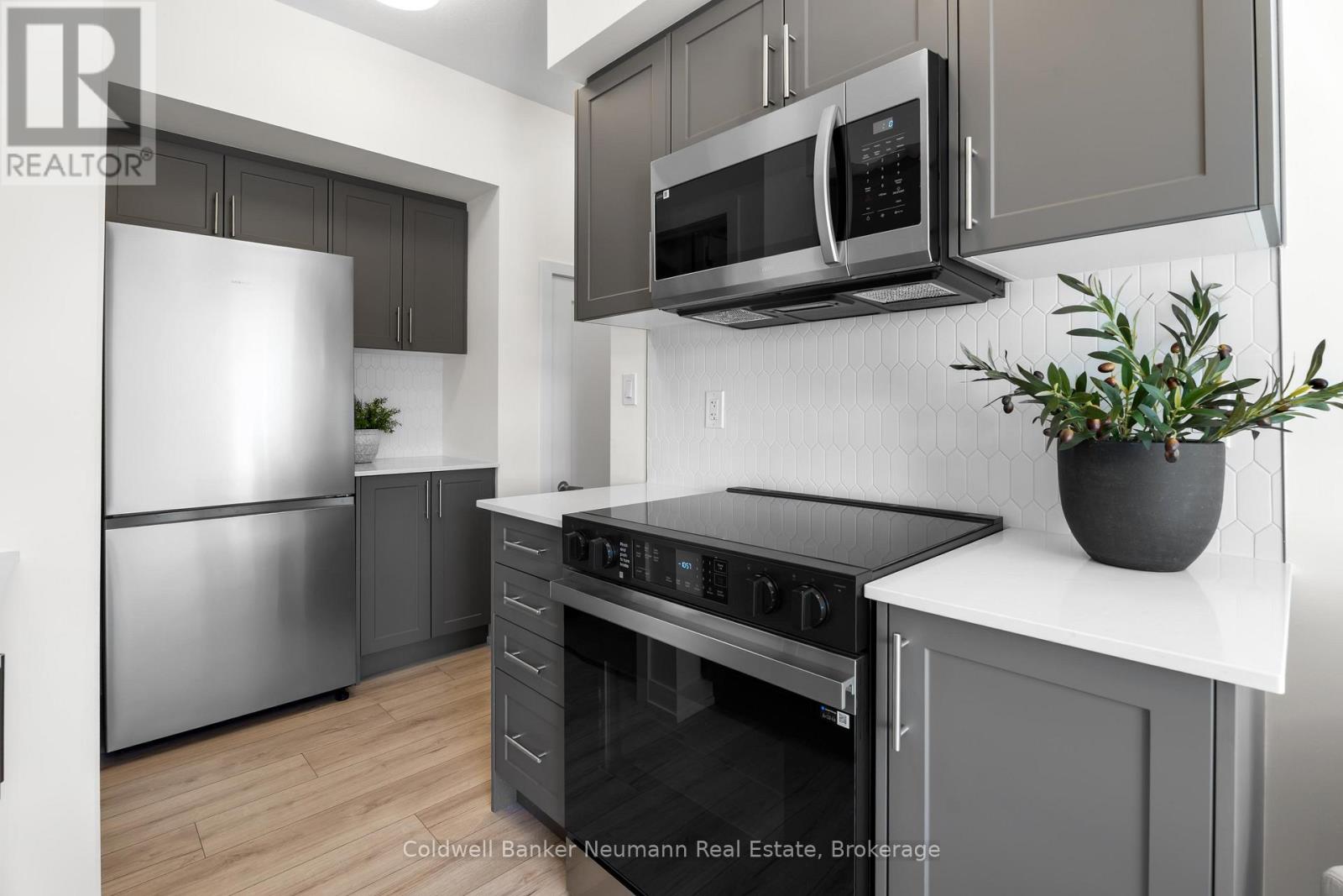 51 - 940 St David Street N, Centre Wellington (Fergus), Ontario  N1M 0L7 - Photo 7 - X12701794