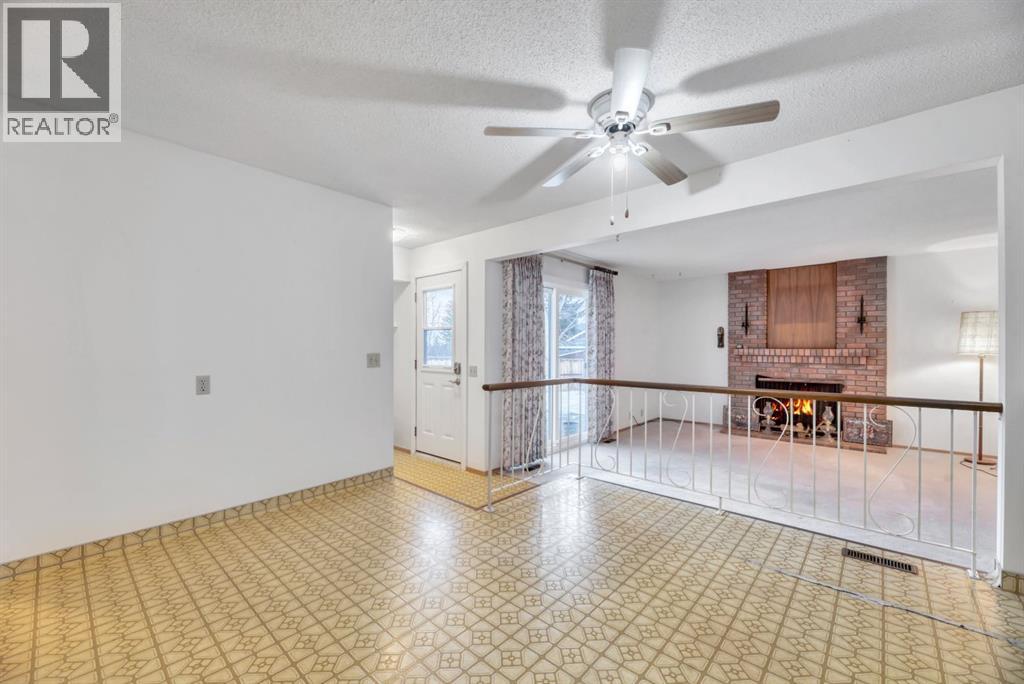 16 Thornwood Close Nw, Calgary, Alberta  T2K 5K3 - Photo 14 - A2279261