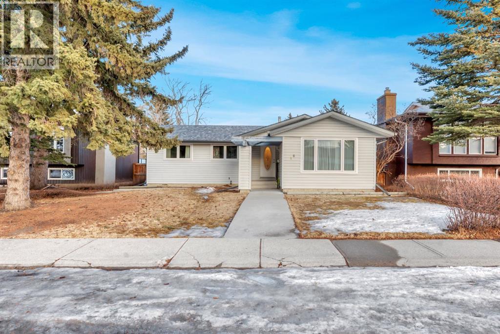 16 Thornwood Close Nw, Calgary, Alberta  T2K 5K3 - Photo 1 - A2279261