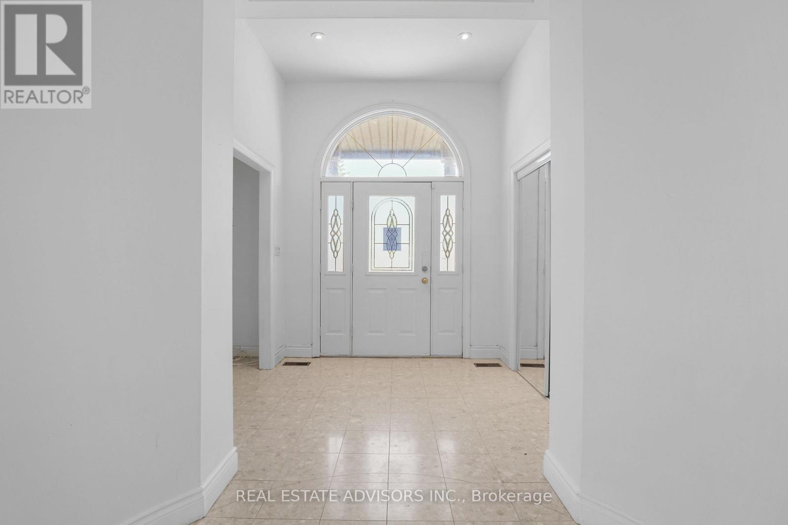 20 Bells Lake Road, King, Ontario  L0G 1T0 - Photo 5 - N12701780