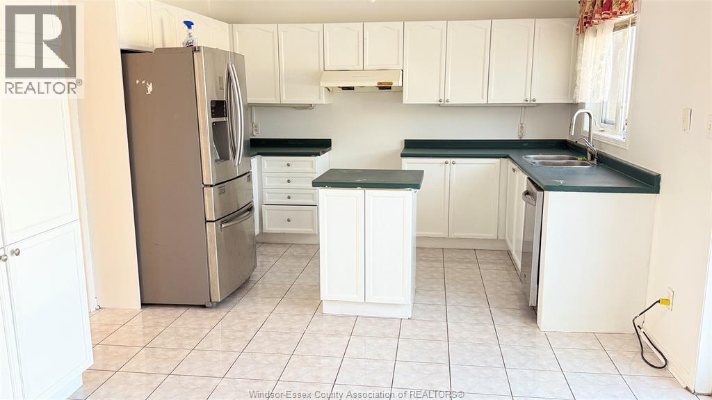 1054 Cora Greenwood, Windsor, Ontario  N8P 1K2 - Photo 3 - 26001086