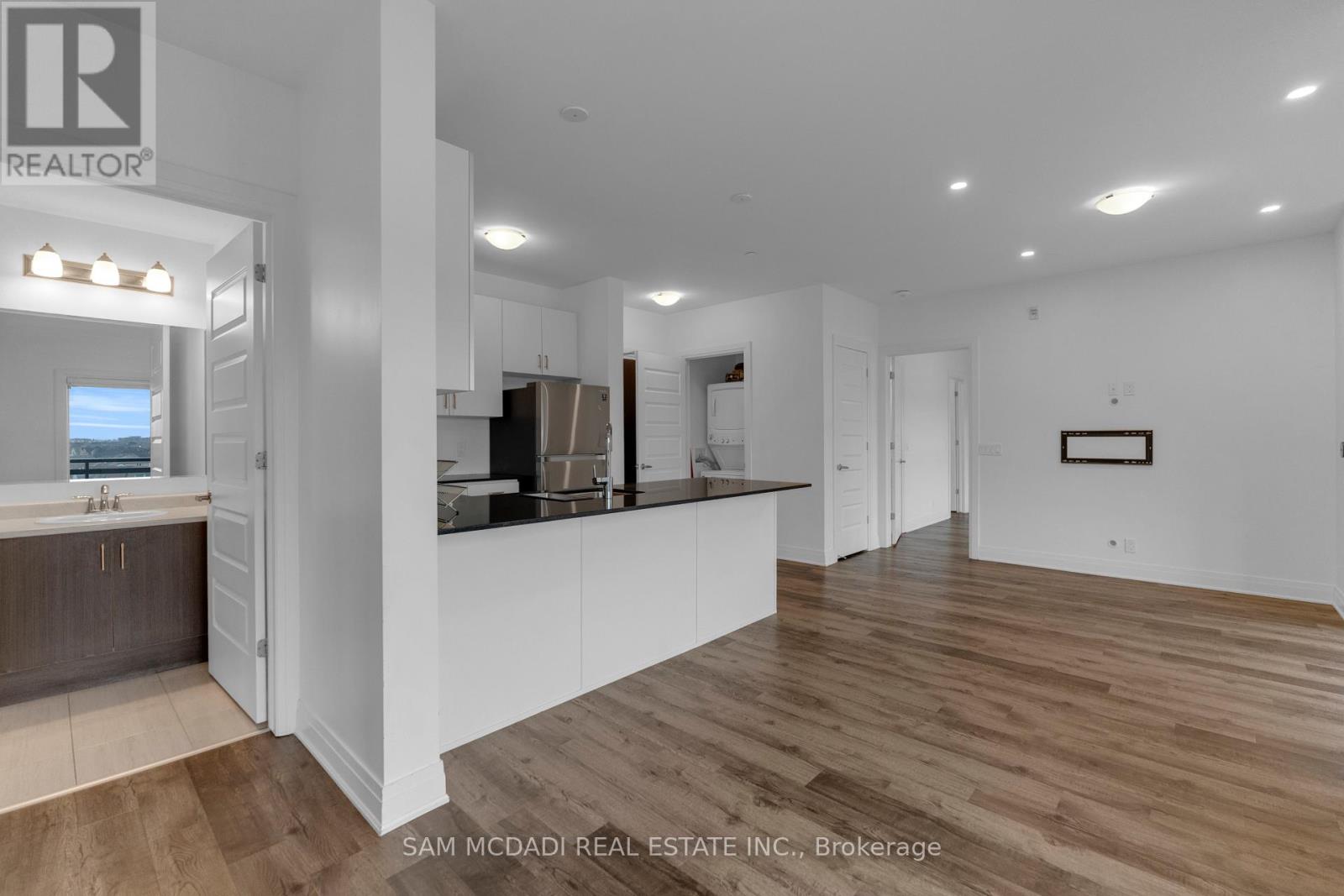 529 - 102 Grovewood Common, Oakville, Ontario  L6H 0X2 - Photo 9 - W12701776