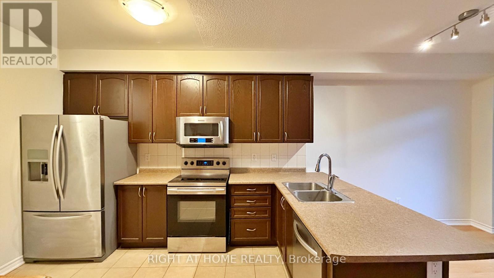 708 Agnew Crescent, Milton, Ontario  L9T 8M6 - Photo 7 - W12701790