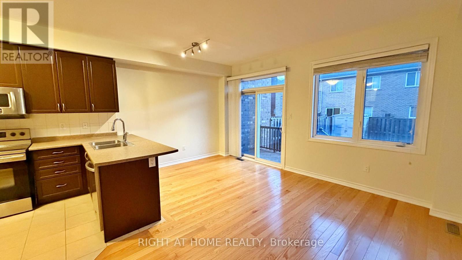 708 Agnew Crescent, Milton, Ontario  L9T 8M6 - Photo 8 - W12701790