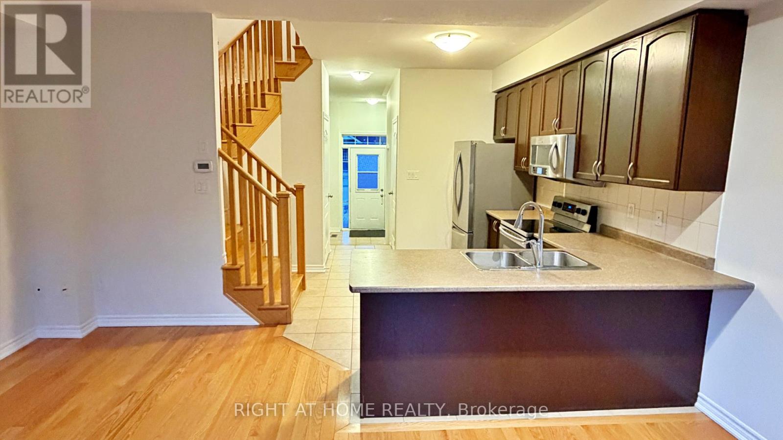 708 Agnew Crescent, Milton, Ontario  L9T 8M6 - Photo 9 - W12701790