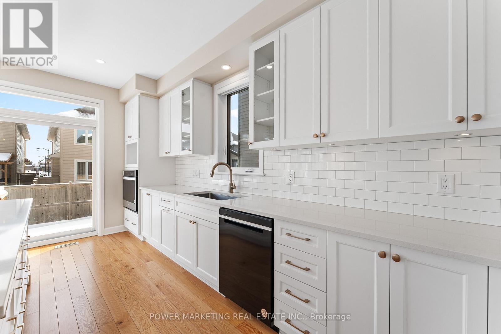 886 Sendero Way, Ottawa, Ontario  K2S 2W8 - Photo 13 - X12701808