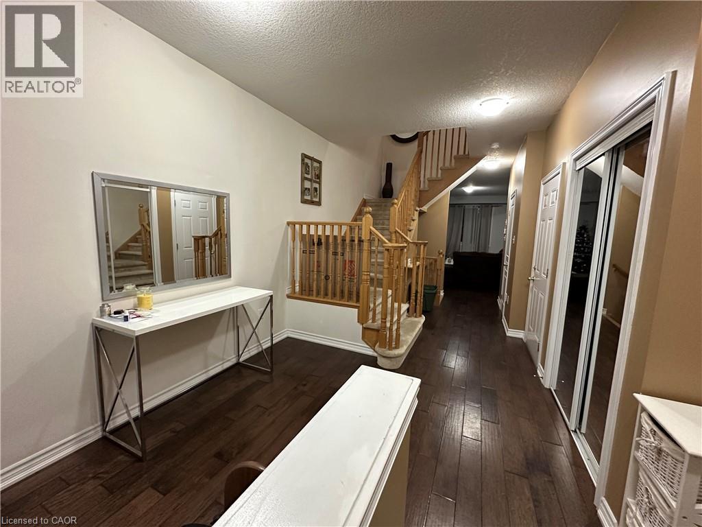 573 Murray Meadows Place, Milton, Ontario  L9T 8L8 - Photo 4 - 40799010