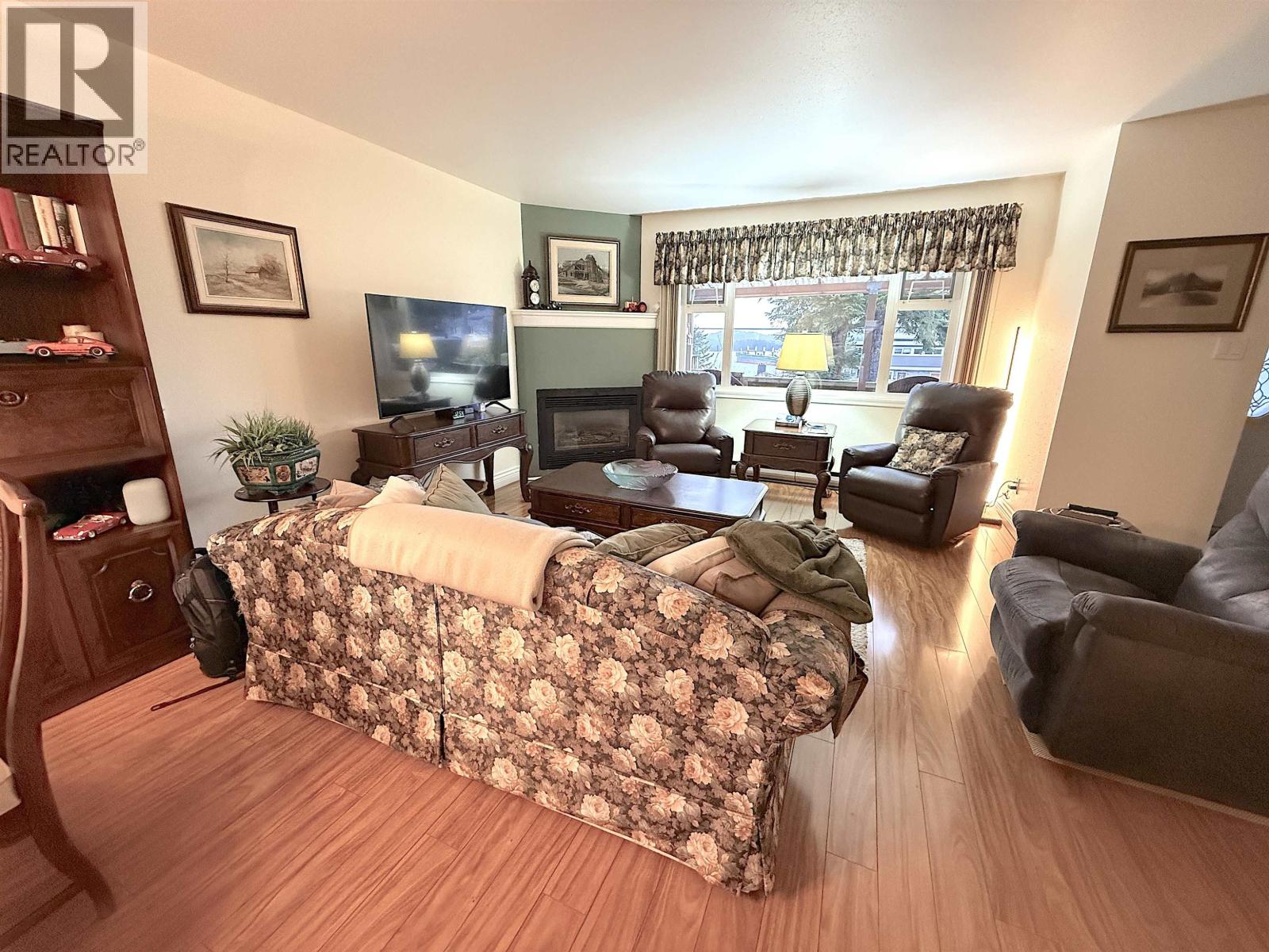 594 E 4TH AVENUE Prince Rupert Photo 9