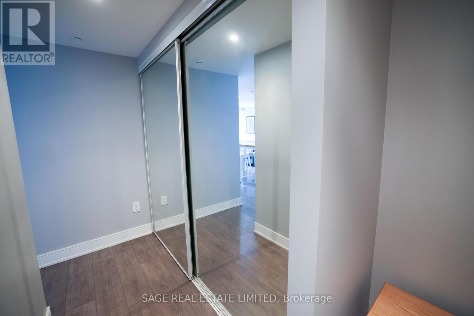 1702 - 525 Adelaide Street W, Toronto, Ontario  M5V 0N7 - Photo 11 - C12701838