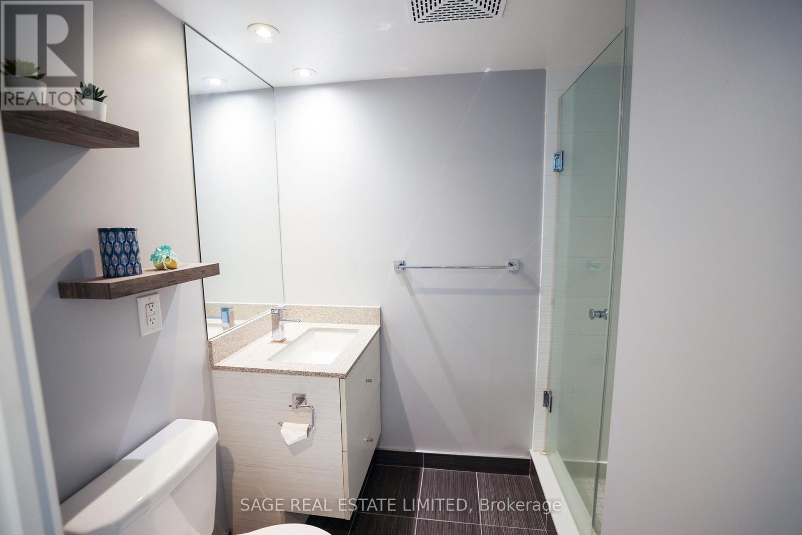 1702 - 525 Adelaide Street W, Toronto, Ontario  M5V 0N7 - Photo 13 - C12701838