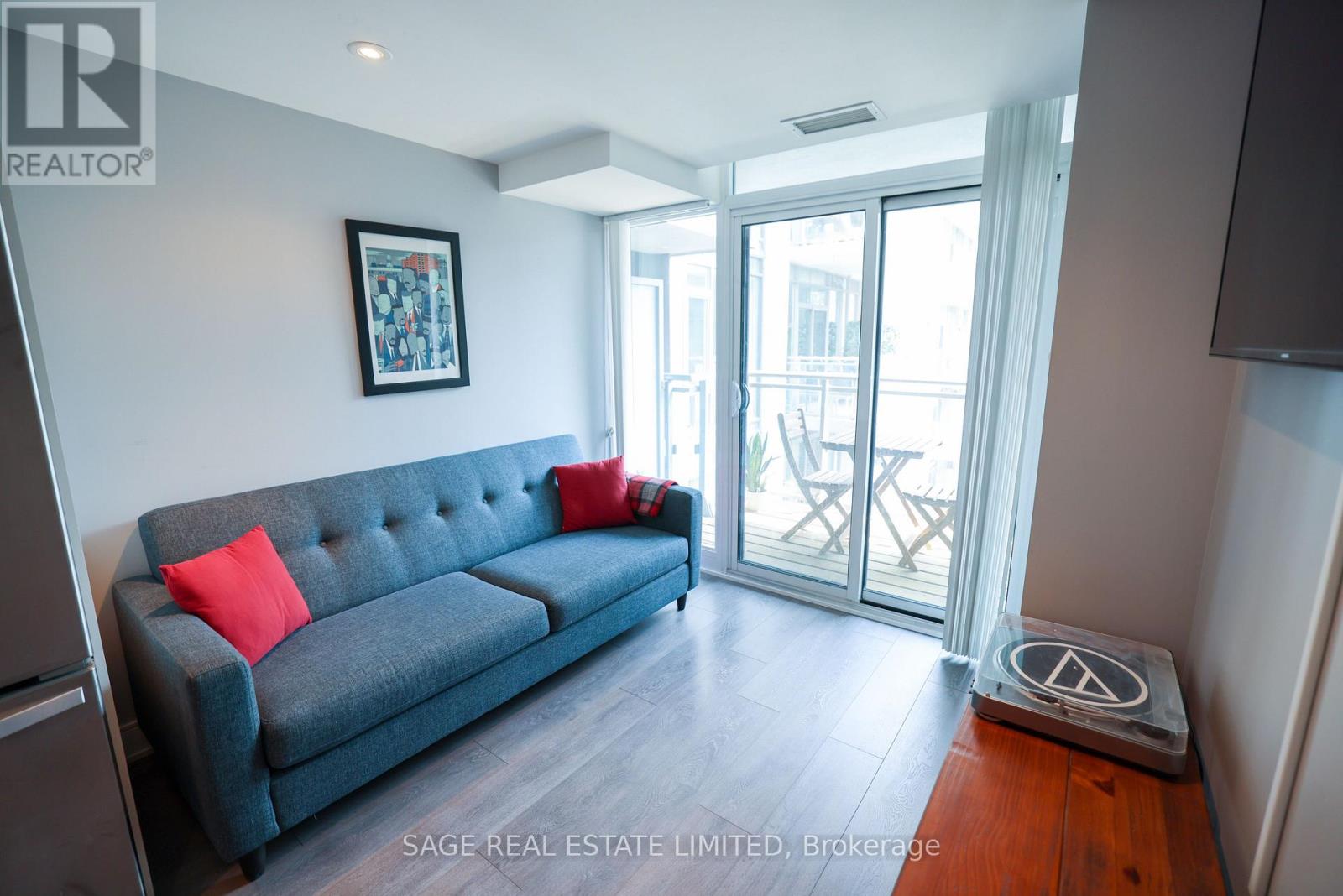 1702 - 525 Adelaide Street W, Toronto, Ontario  M5V 0N7 - Photo 7 - C12701838