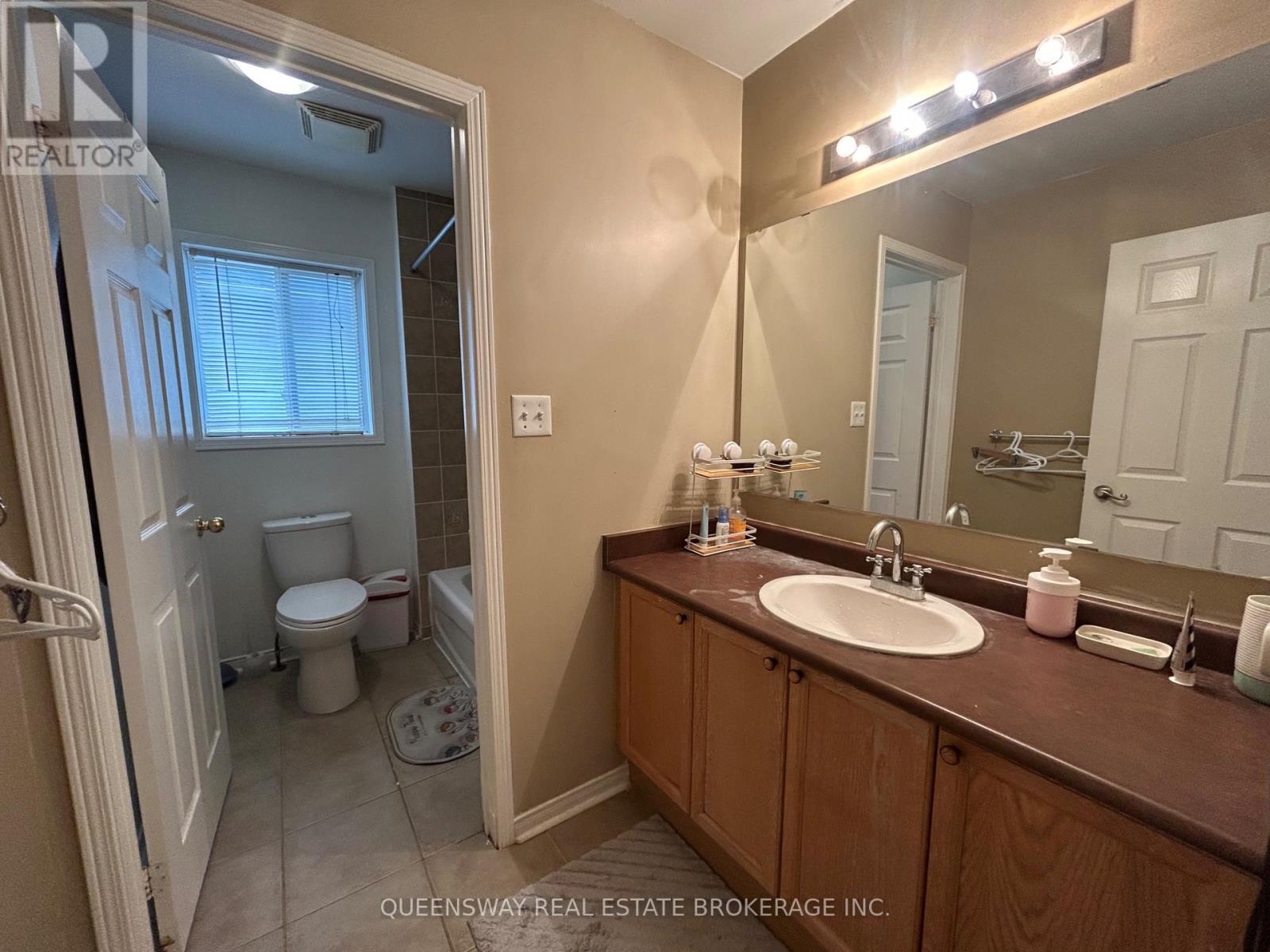 23 Robert Attersley Drive E, Whitby, Ontario  L1R 3E3 - Photo 12 - E12701816