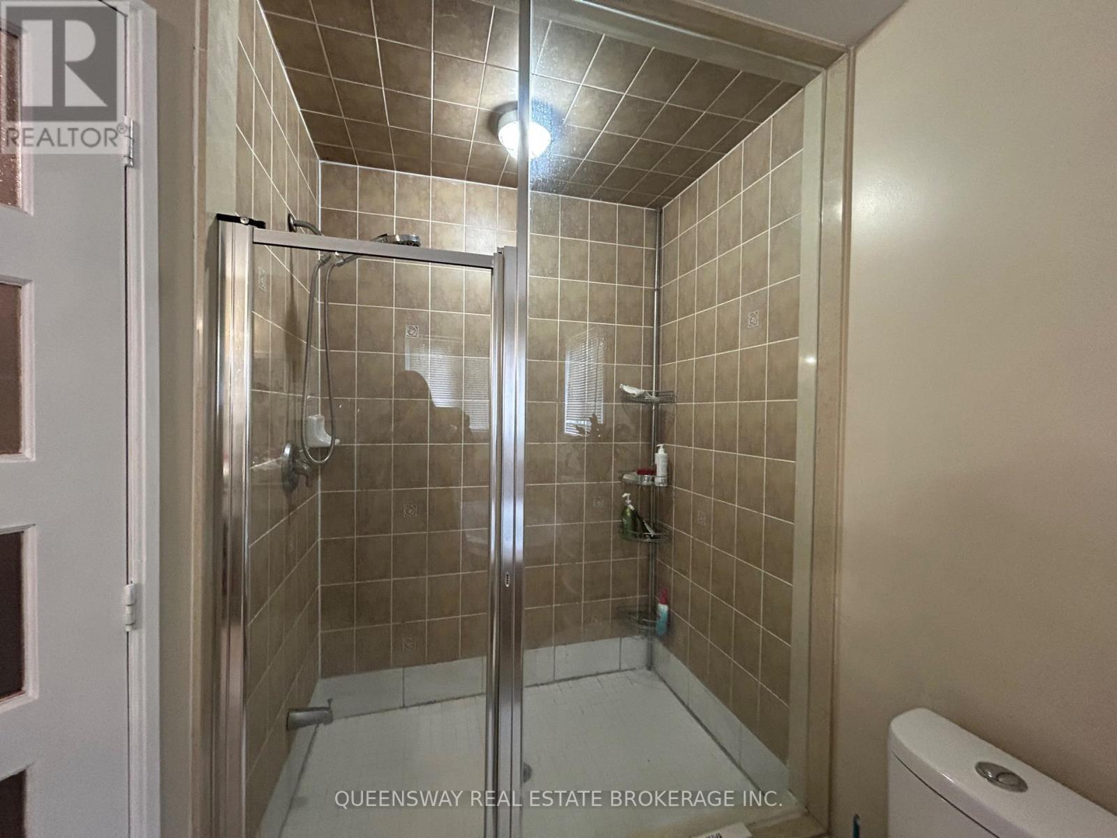 23 Robert Attersley Drive E, Whitby, Ontario  L1R 3E3 - Photo 14 - E12701816