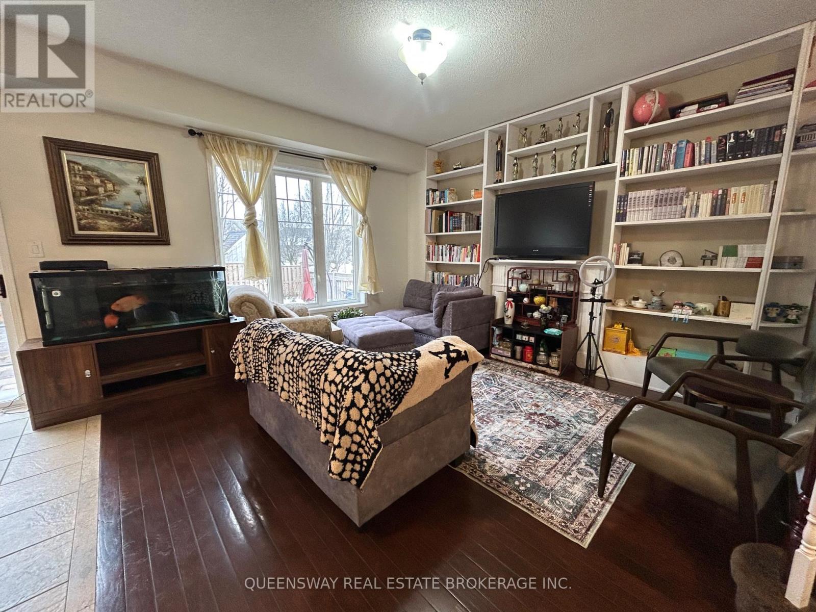 23 Robert Attersley Drive E, Whitby, Ontario  L1R 3E3 - Photo 4 - E12701816