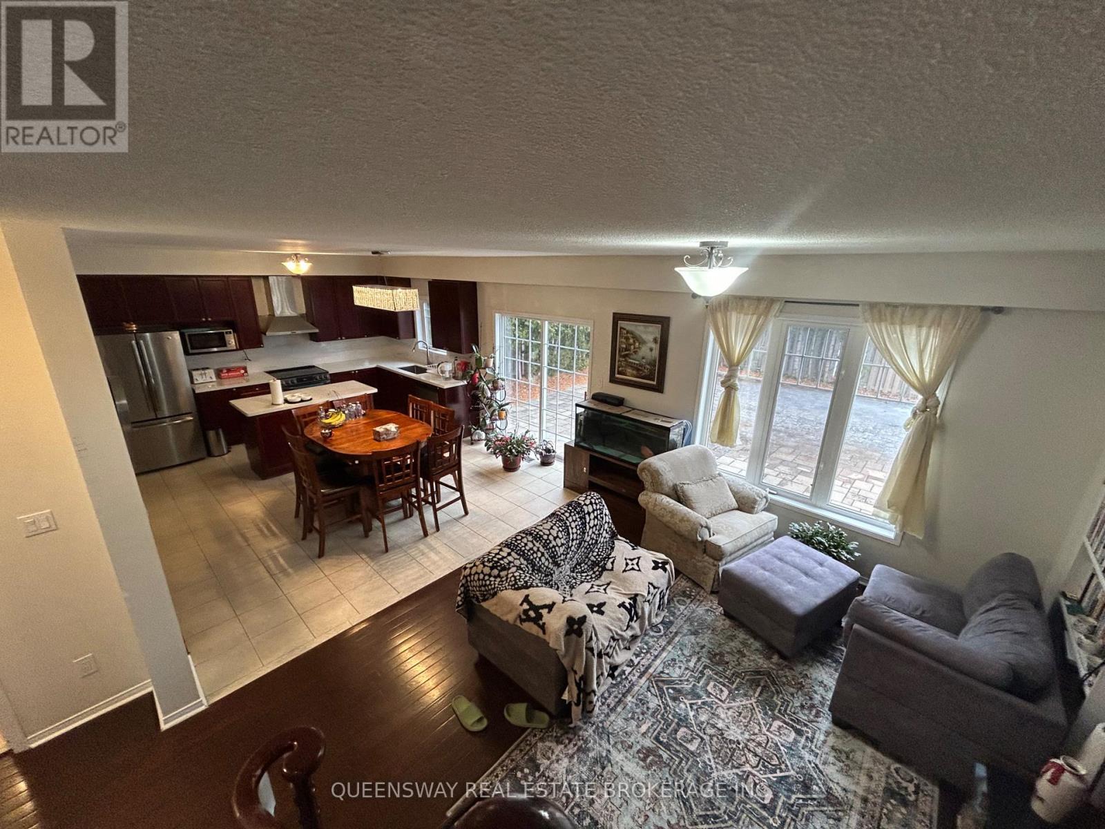 23 Robert Attersley Drive E, Whitby, Ontario  L1R 3E3 - Photo 7 - E12701816