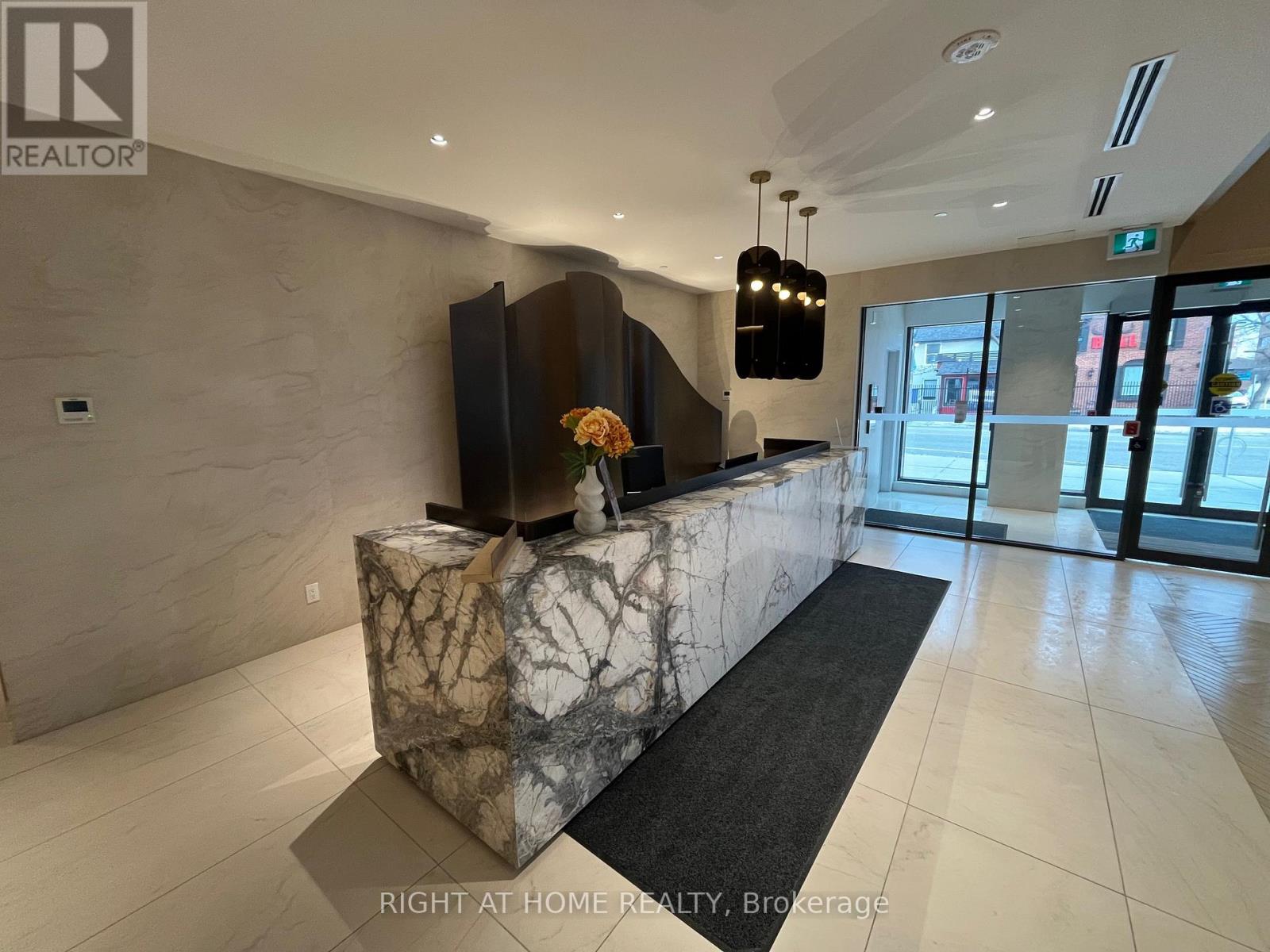 504 - 201 Brock Street S, Whitby, Ontario  L1N 4K2 - Photo 3 - E12701842