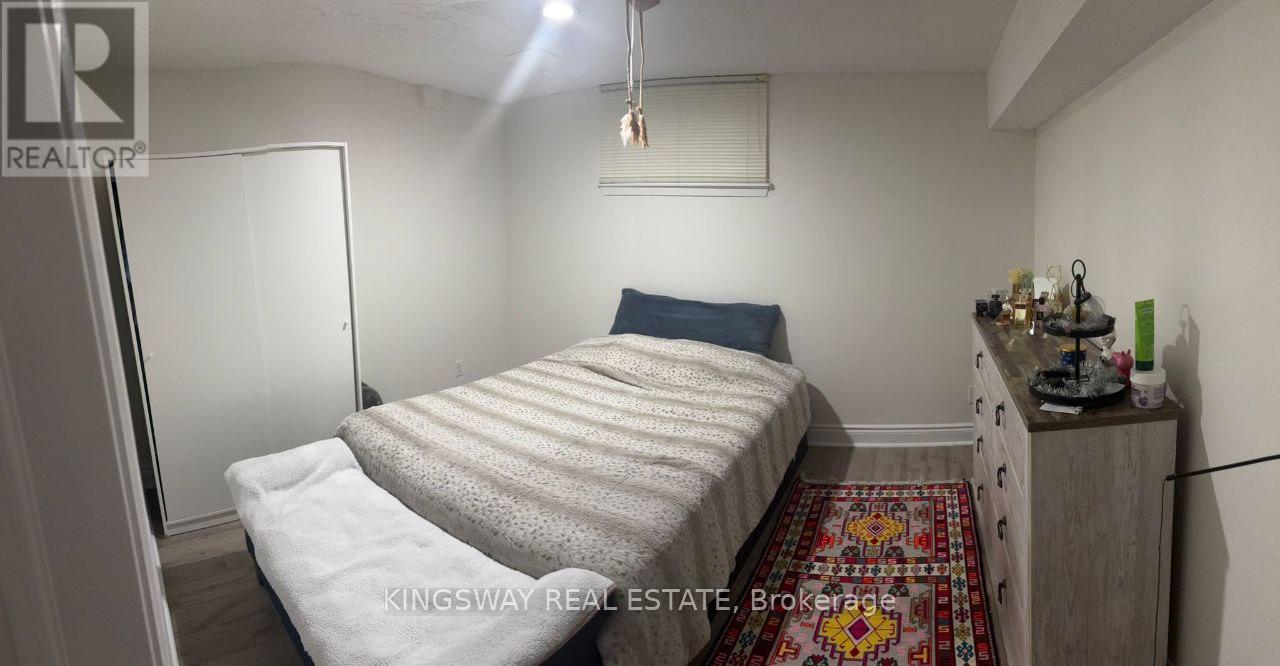 134 Oxford Street, Richmond Hill, Ontario  L4C 4L7 - Photo 2 - N12701826