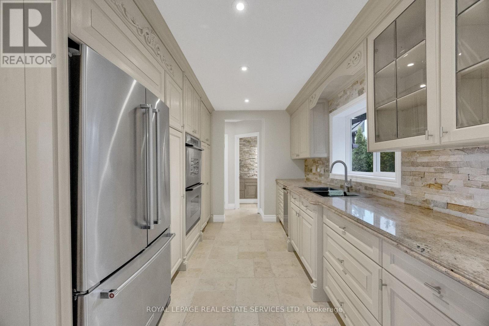 308 Third Line, Oakville, Ontario  L6L 4A4 - Photo 11 - W12701822