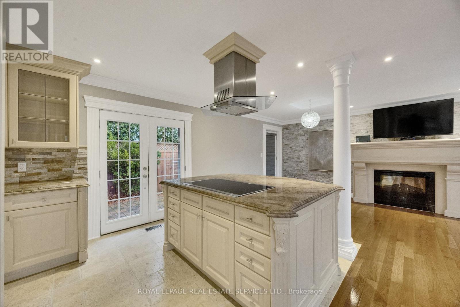 308 Third Line, Oakville, Ontario  L6L 4A4 - Photo 12 - W12701822