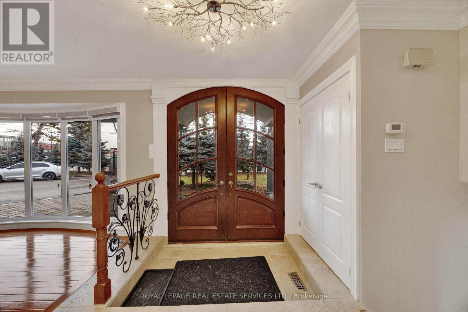 308 Third Line, Oakville, Ontario  L6L 4A4 - Photo 4 - W12701822