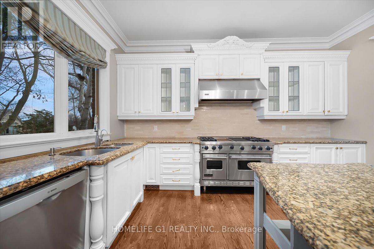 210 St Leonards Avenue, Toronto, Ontario  M4N 1K7 - Photo 15 - C12677944