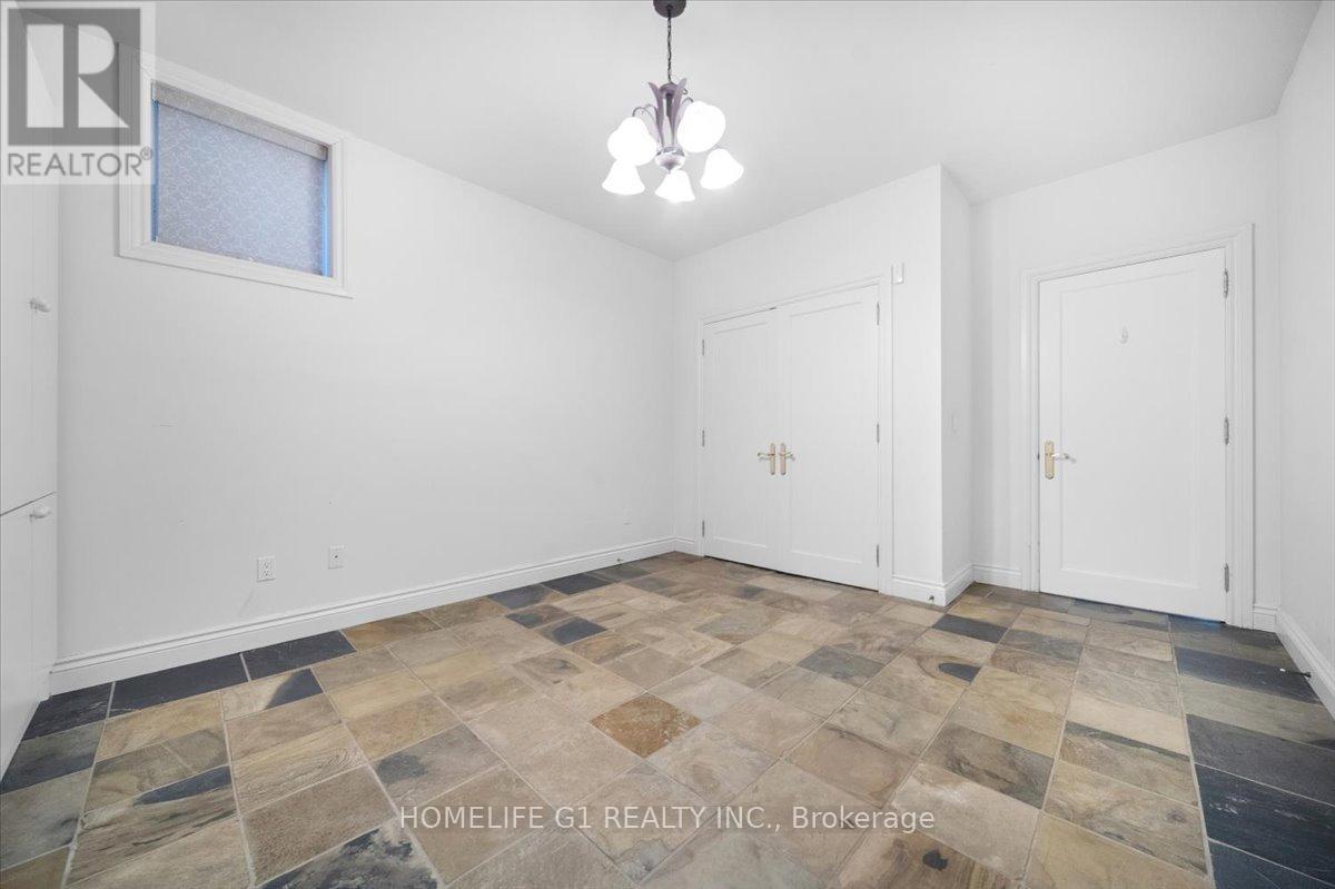 210 St Leonards Avenue, Toronto, Ontario  M4N 1K7 - Photo 44 - C12677944