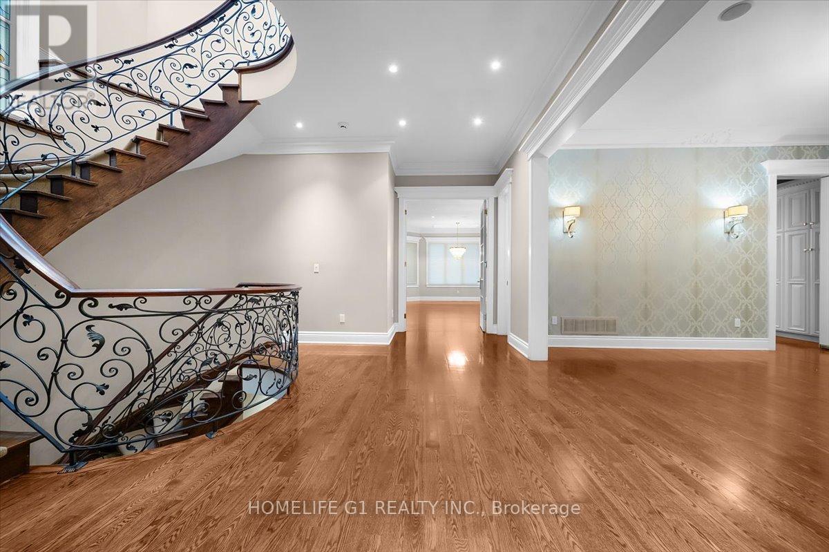 210 St Leonards Avenue, Toronto, Ontario  M4N 1K7 - Photo 5 - C12677944