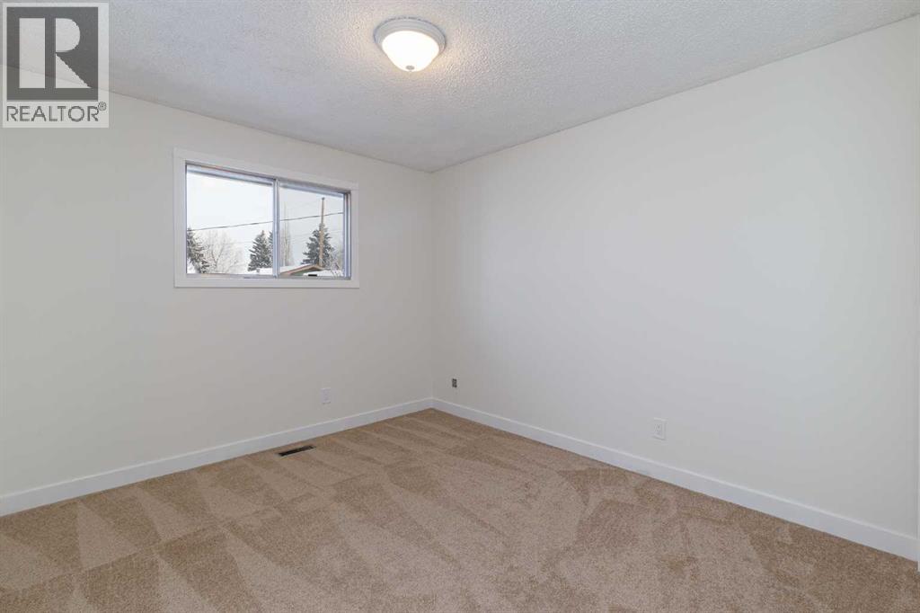 256 Queen Tamara Way Se, Calgary, Alberta  T2J 4E7 - Photo 28 - A2278377