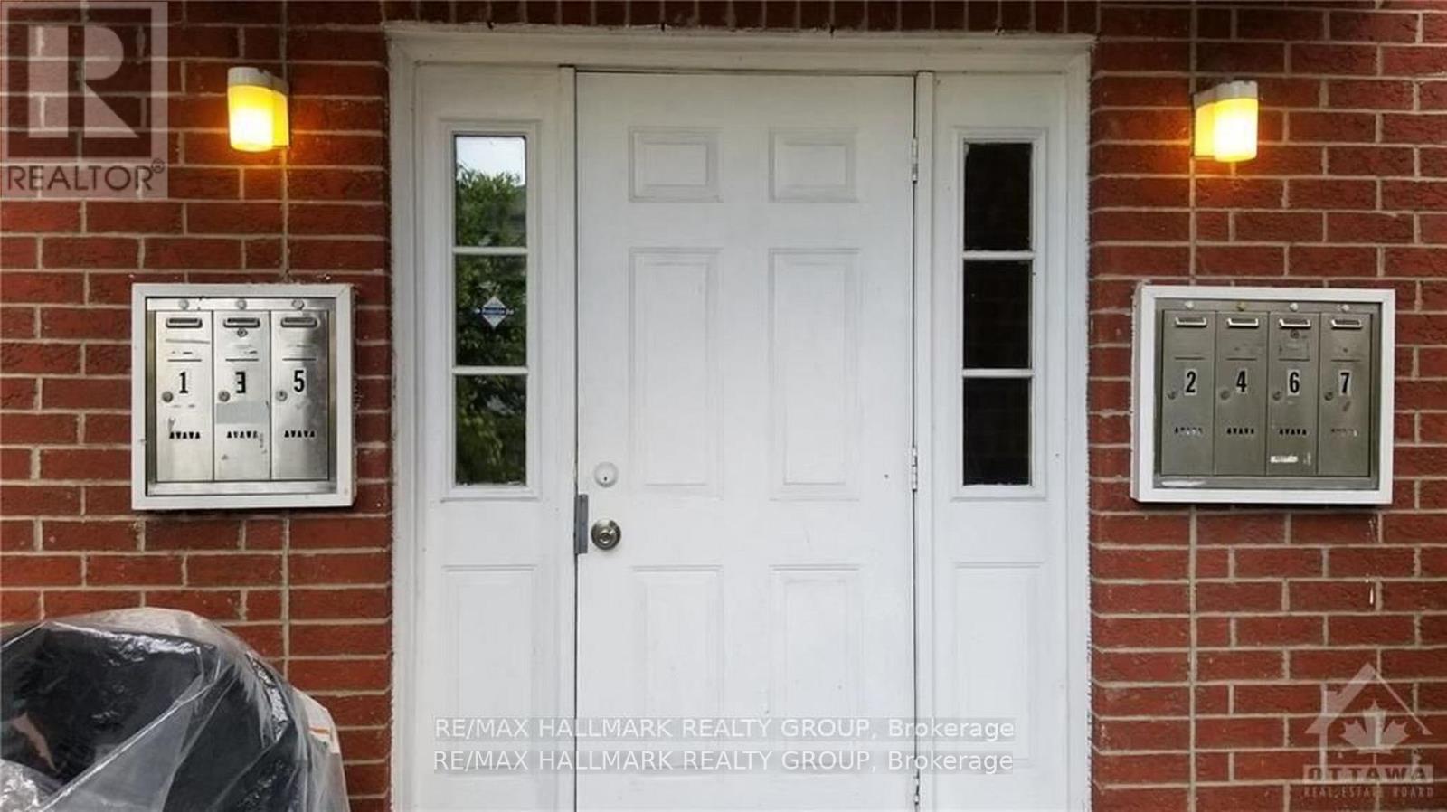 4 - 346 Winona Avenue, Ottawa, Ontario  K1Z 5H4 - Photo 3 - X12701858