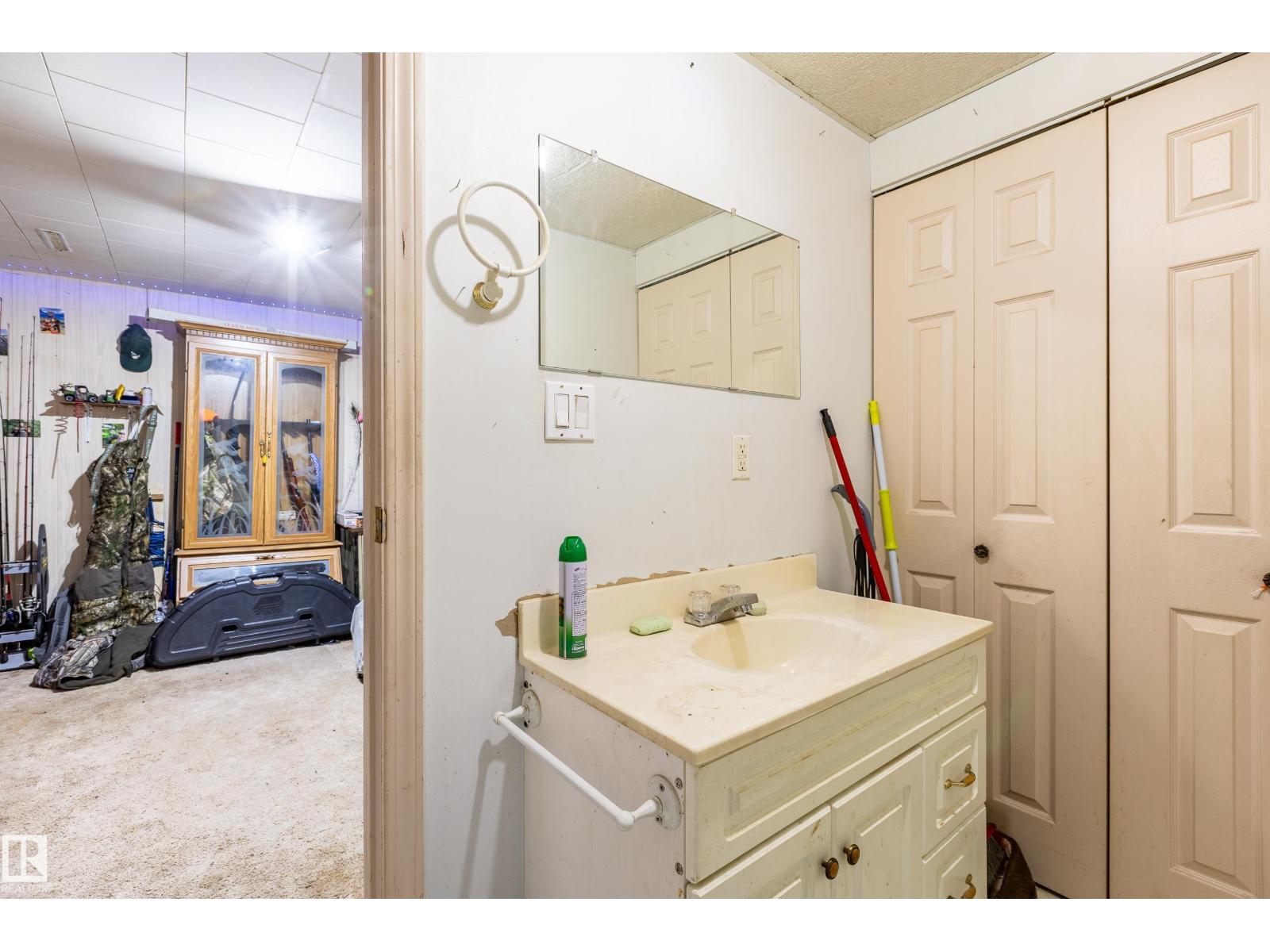 8 Fourth St, Duffield, Alberta  T0E 0N0 - Photo 38 - E4470007