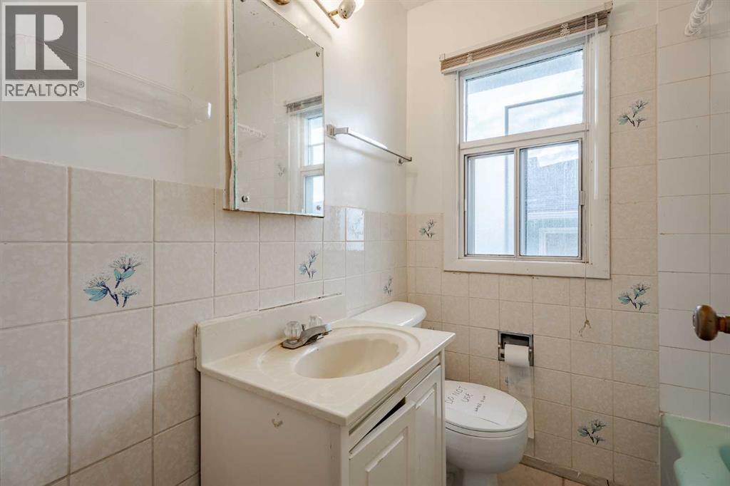 2472 Capitol Hill Crescent Nw, Calgary, Alberta  T2M 2A2 - Photo 17 - A2279283