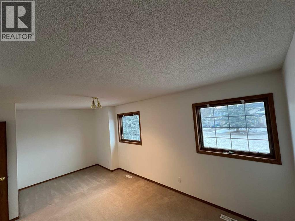 127 Douglasbank Court Se, Calgary, Alberta  T2Z 2C3 - Photo 18 - A2279428