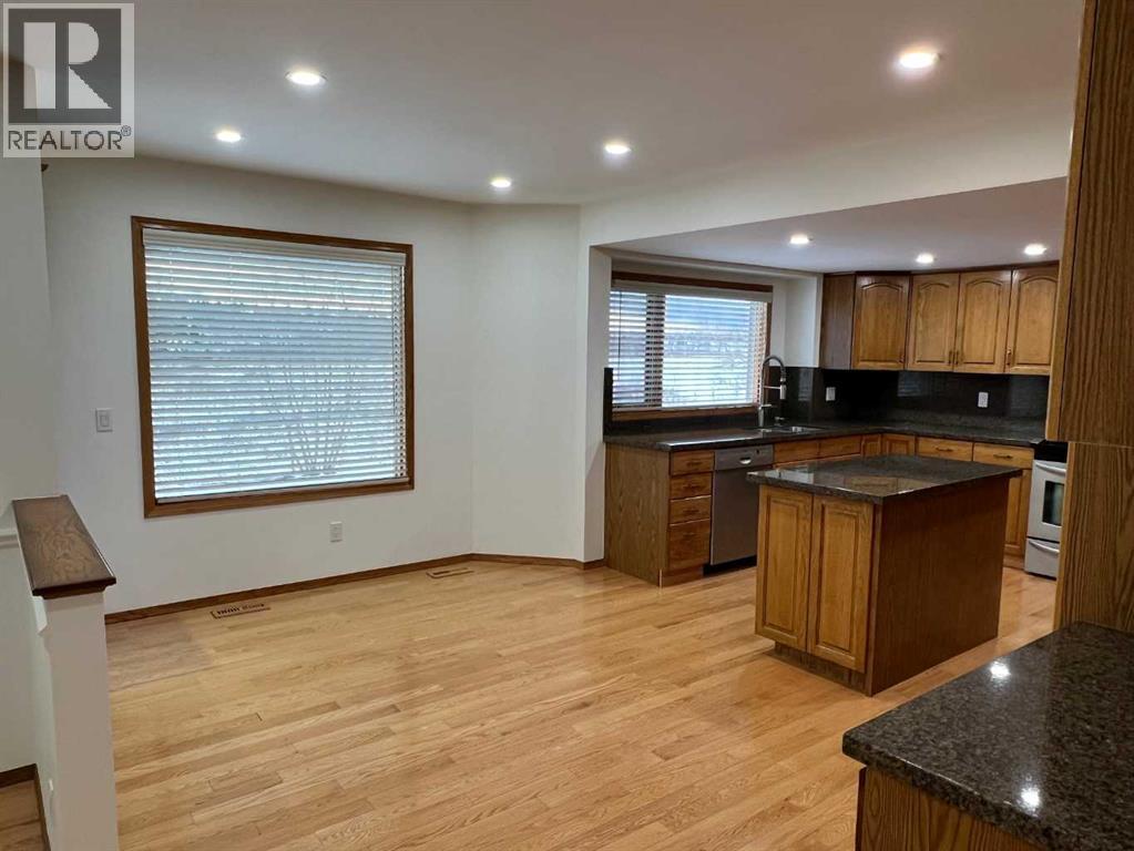 127 Douglasbank Court Se, Calgary, Alberta  T2Z 2C3 - Photo 8 - A2279428