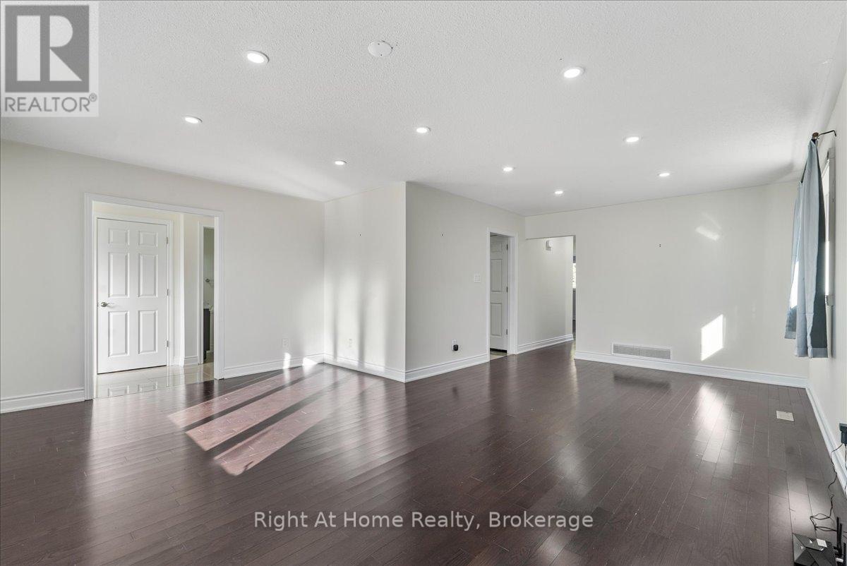 2584 Kinnerton Crescent, Mississauga, Ontario  L5K 2B2 - Photo 14 - W12701882