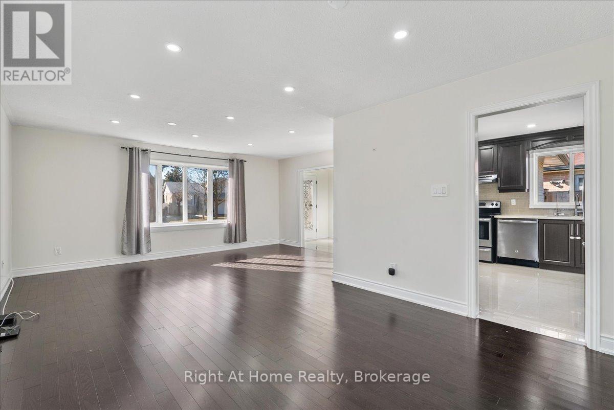 2584 Kinnerton Crescent, Mississauga, Ontario  L5K 2B2 - Photo 15 - W12701882