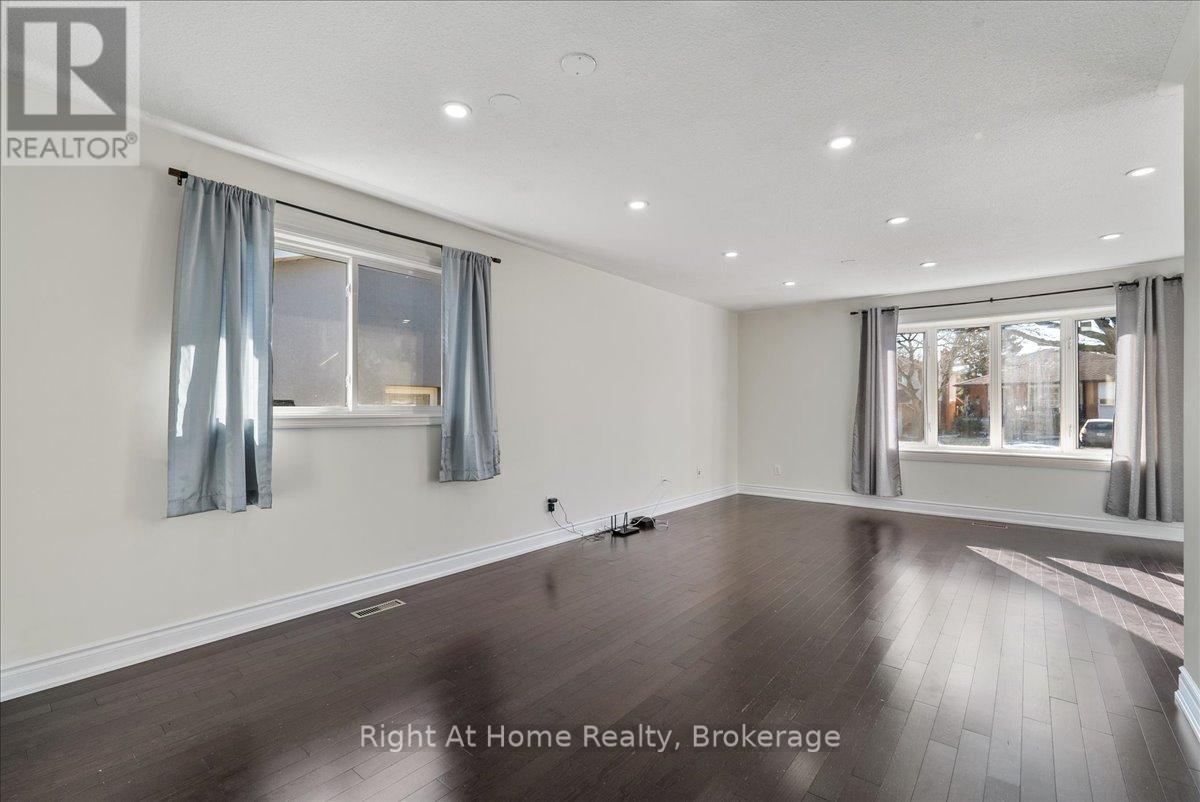 2584 Kinnerton Crescent, Mississauga, Ontario  L5K 2B2 - Photo 16 - W12701882