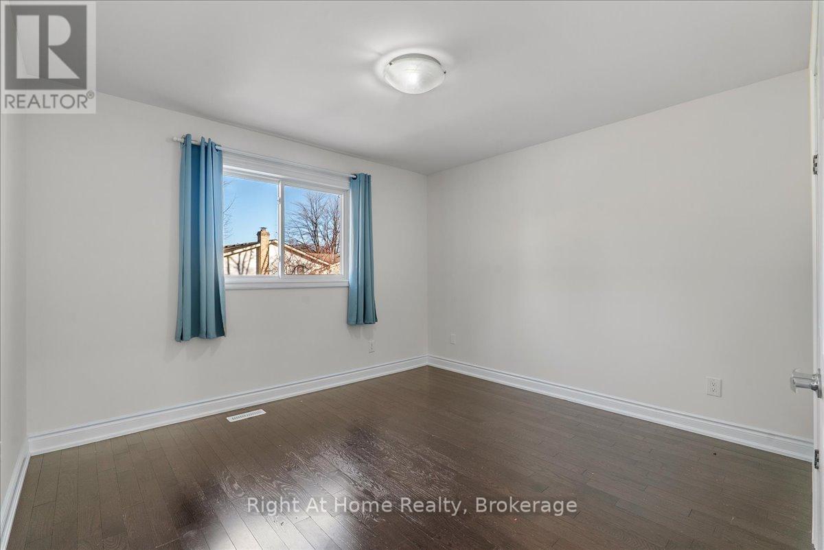 2584 Kinnerton Crescent, Mississauga, Ontario  L5K 2B2 - Photo 19 - W12701882