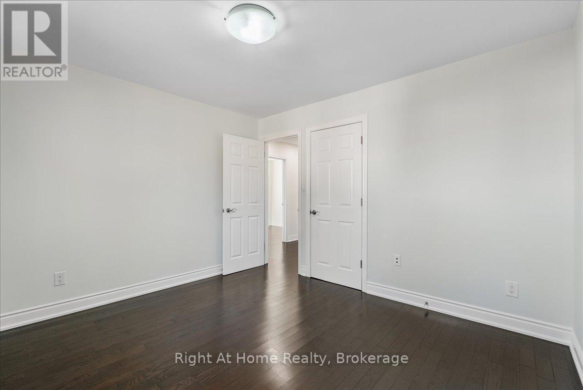 2584 Kinnerton Crescent, Mississauga, Ontario  L5K 2B2 - Photo 22 - W12701882