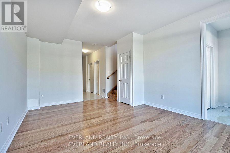 173 Mumbai Drive, Markham, Ontario  L3S 4N3 - Photo 3 - N12701878