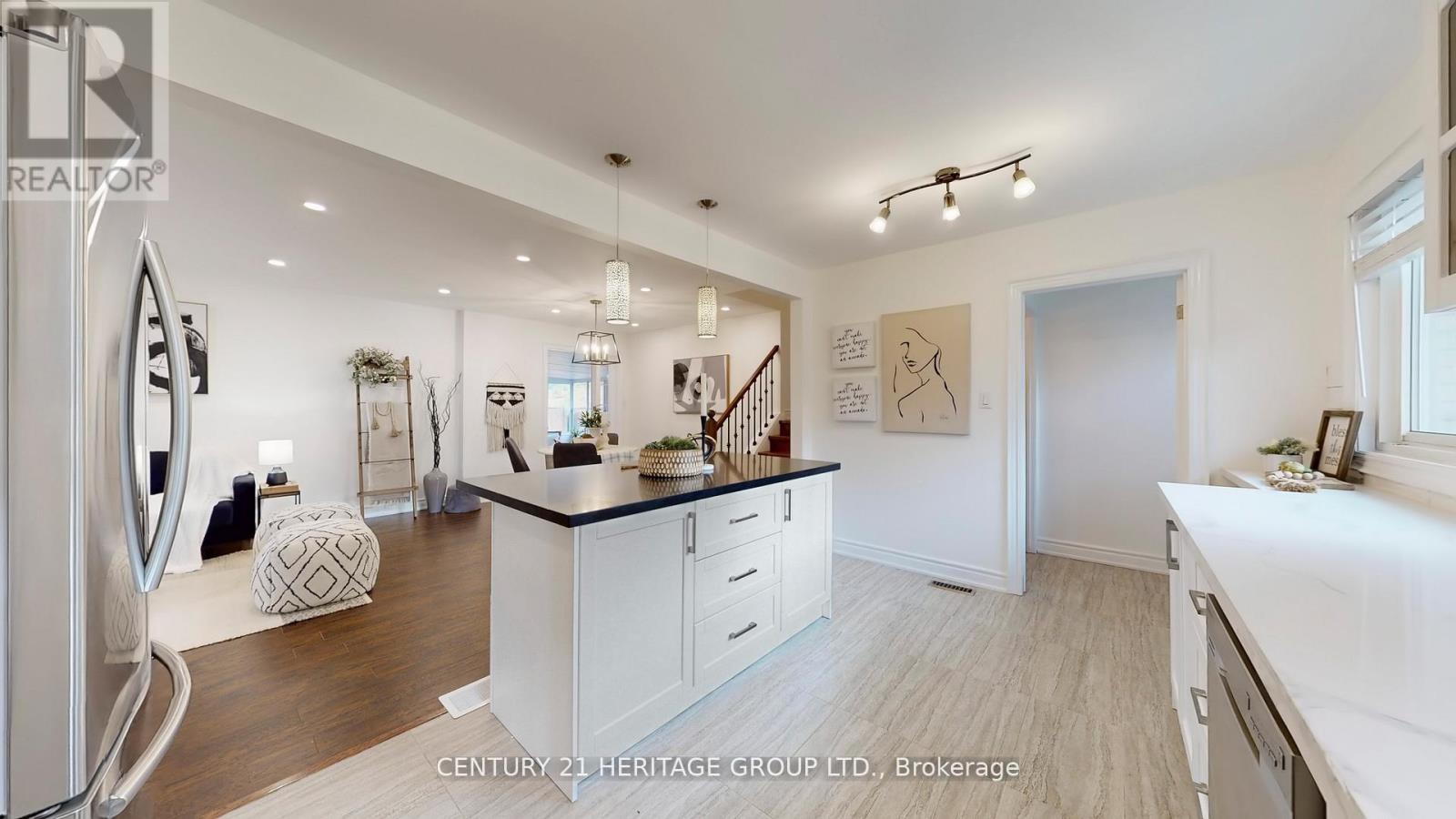 194 Sewell Drive, Oakville, Ontario  L6H 1E4 - Photo 12 - W12701862