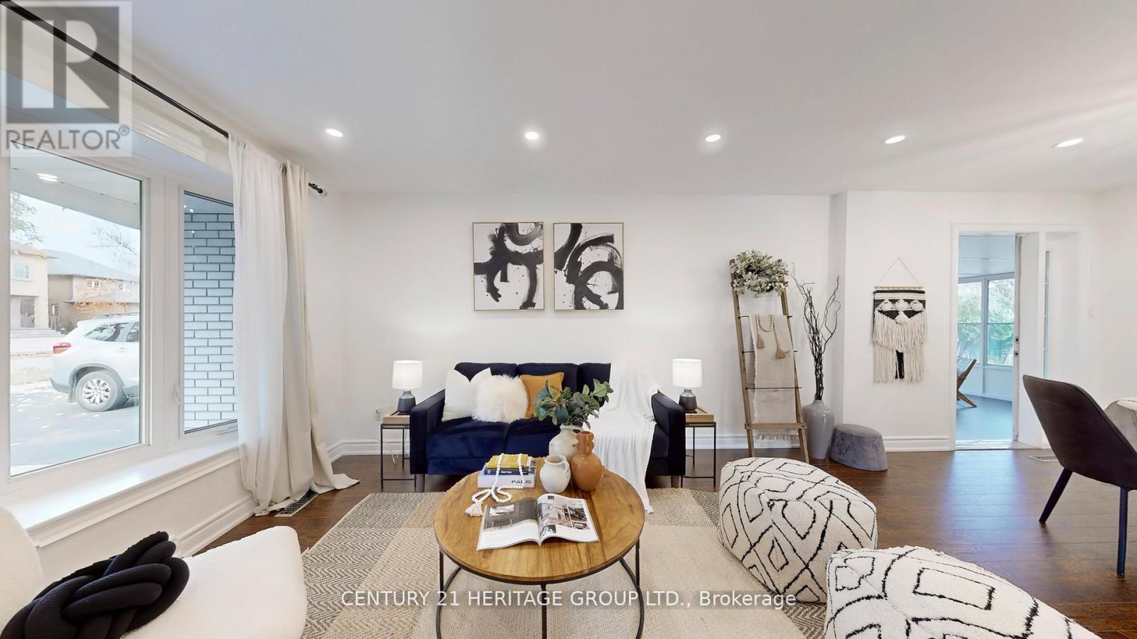 194 Sewell Drive, Oakville, Ontario  L6H 1E4 - Photo 4 - W12701862