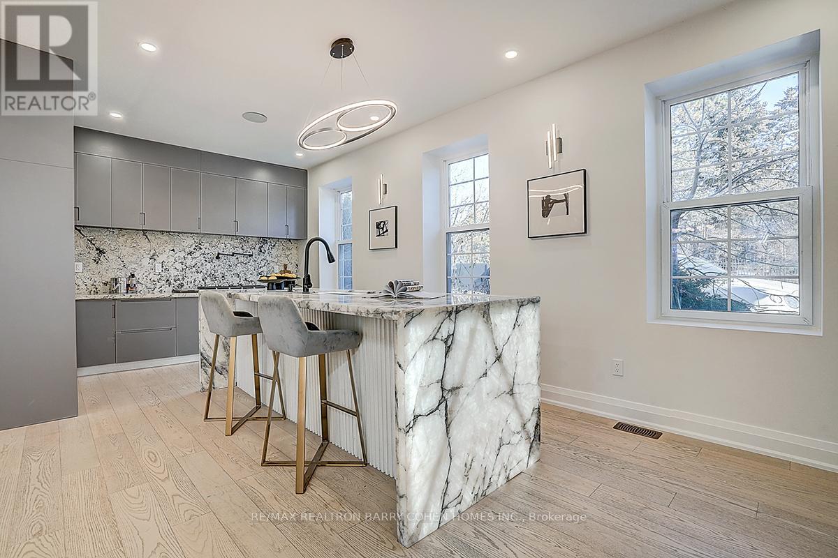 324 Old Yonge Street, Toronto, Ontario  M2P 1R4 - Photo 14 - C12701890