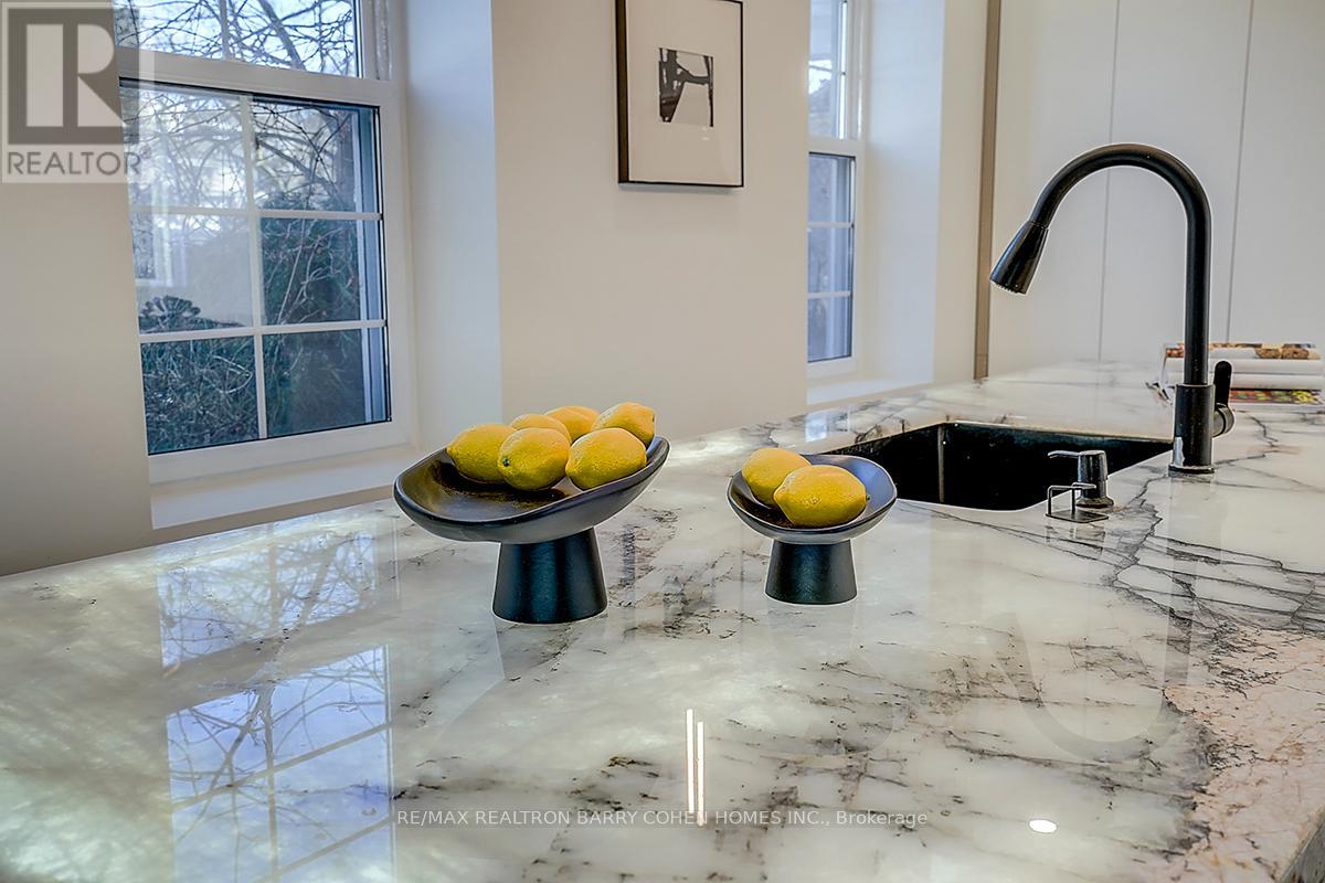 324 Old Yonge Street, Toronto, Ontario  M2P 1R4 - Photo 15 - C12701890