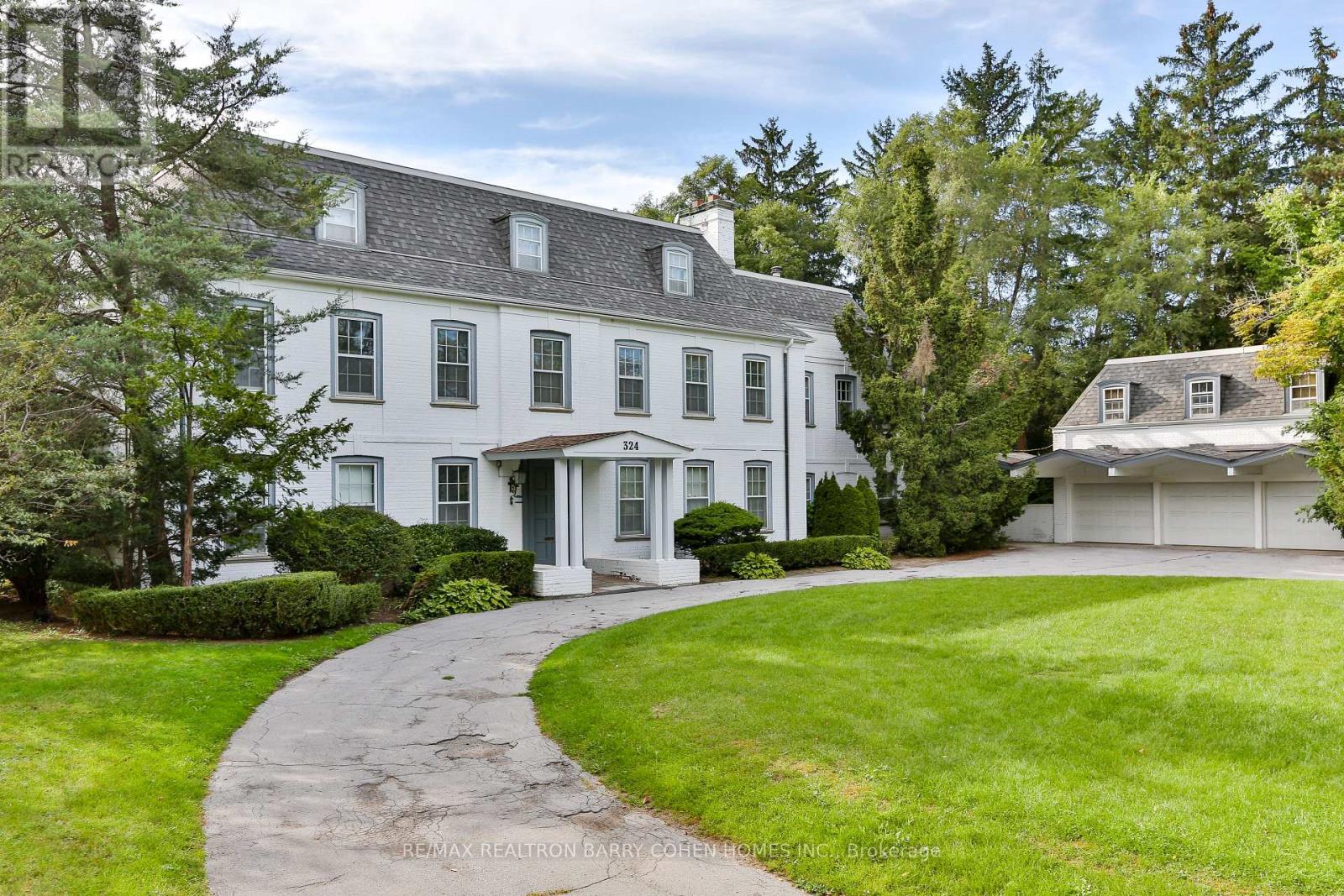 324 Old Yonge Street, Toronto, Ontario  M2P 1R4 - Photo 2 - C12701890