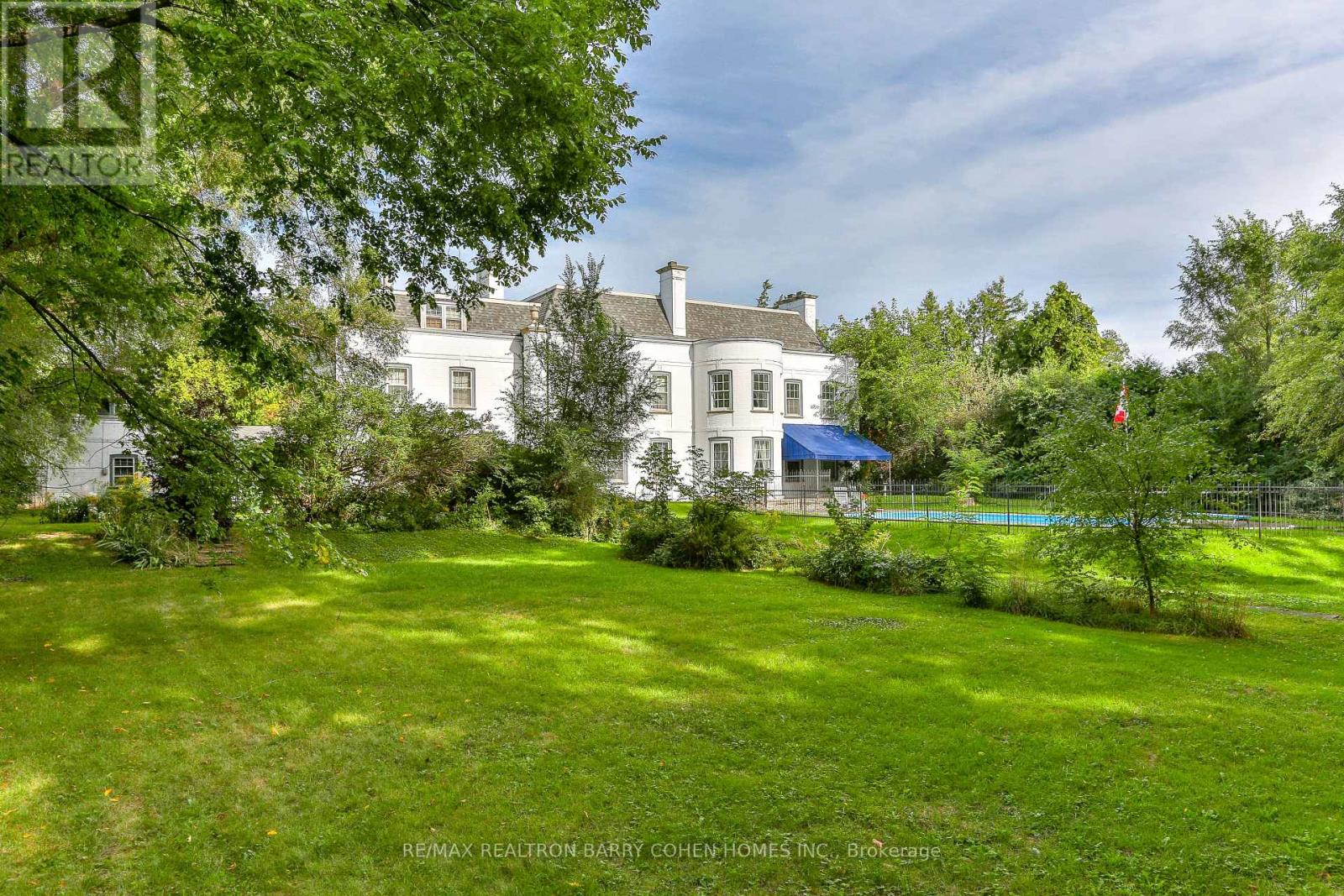 324 Old Yonge Street, Toronto, Ontario  M2P 1R4 - Photo 3 - C12701890