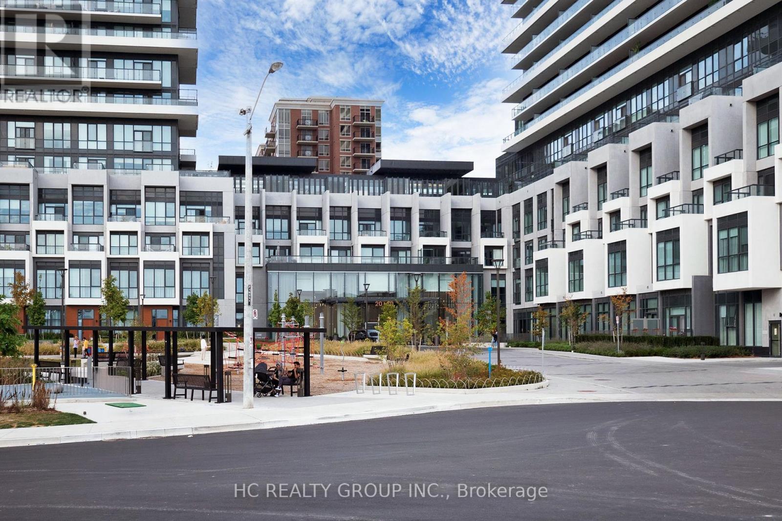 222 - 30 Inn On The Park Drive, Toronto, Ontario  M3C 0P7 - Photo 2 - C12701894