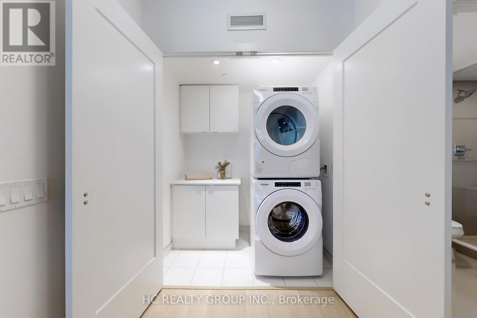 222 - 30 Inn On The Park Drive, Toronto, Ontario  M3C 0P7 - Photo 35 - C12701894