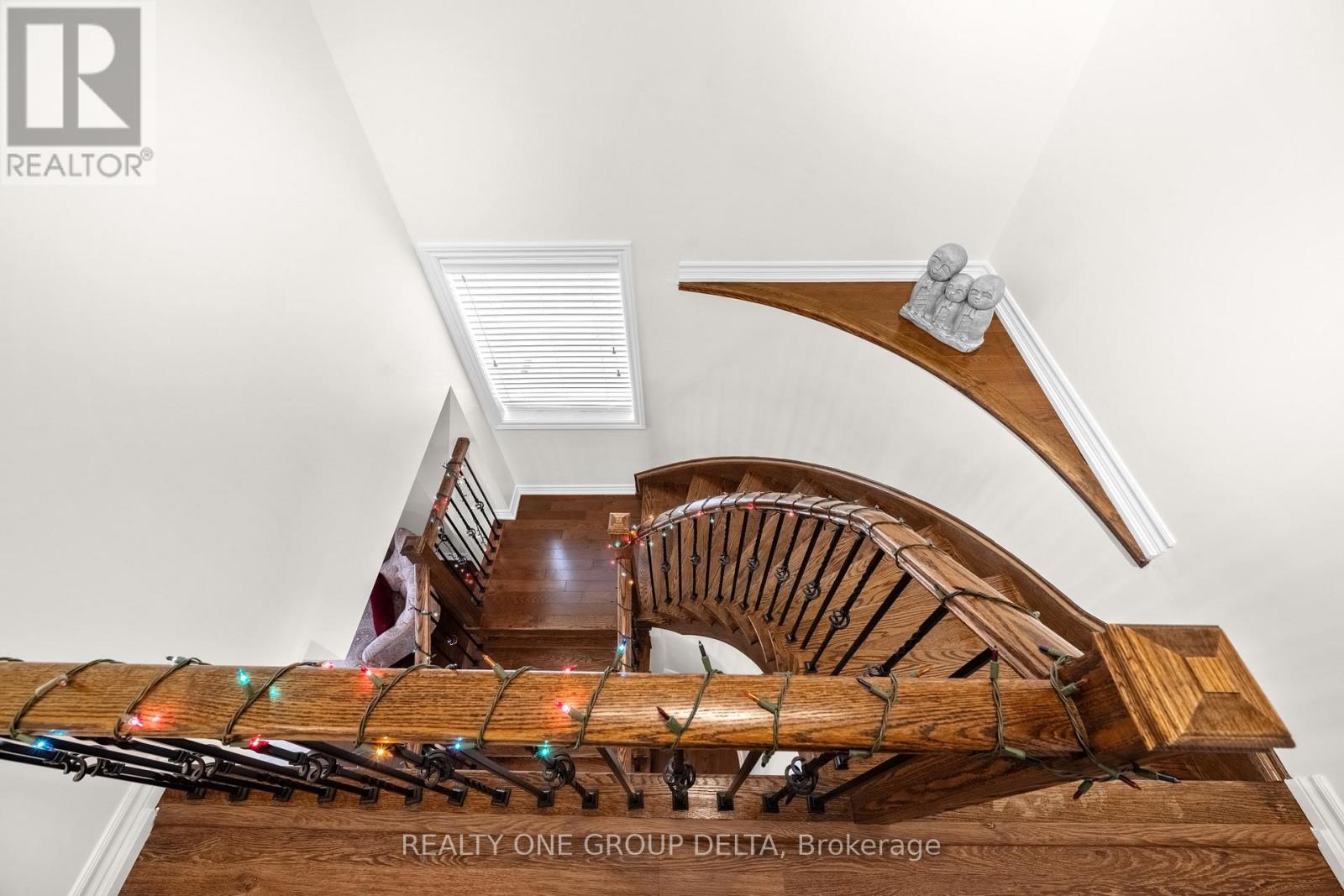 8 Charlemagne Avenue, Barrie, Ontario  L4M 0A9 - Photo 24 - S12701886